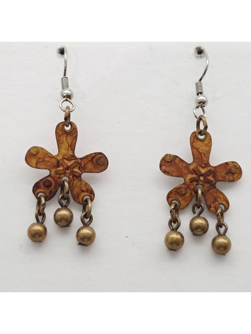 Vintage Flower-Shaped Dangle Earrings With Brass Beads And Hook Fastening